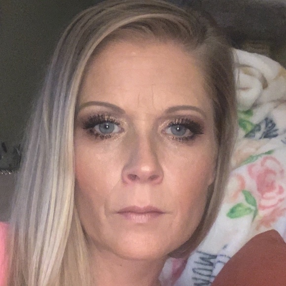 Meet your Posher, Erin - Picture 1 of 1